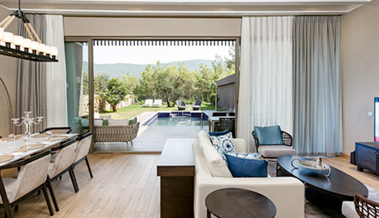 SUPERIOR VILLA